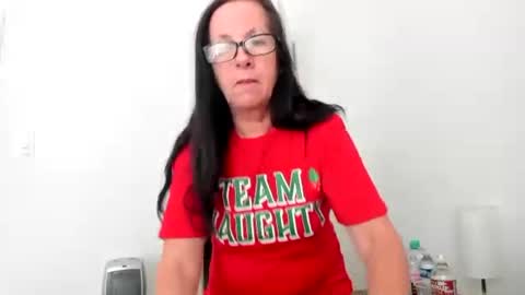 verysassypeachgoddess online show from 11/28/25, 03:14