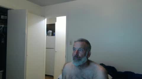 Snapshot of veryveryhairmanindenver chatting on 02/11/26, 01:10 hairy man online show from 02/11/26, 01:10