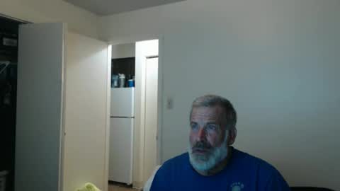 Snapshot of veryveryhairmanindenver chatting on 02/14/26, 12:51 hairy man online show from 02/14/26, 12:51