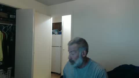 Snapshot of veryveryhairmanindenver chatting on 02/18/26, 01:01 hairy man online show from 02/18/26, 01:01