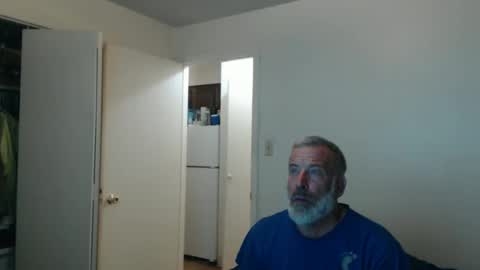 Snapshot of veryveryhairmanindenver chatting on 03/06/26, 01:02 hairy man online show from 03/06/26, 01:02