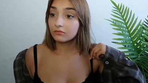 Snapshot of veryveryshygirl chatting on 07/14/26, 10:54 Ana online show from 07/14/26, 10:54