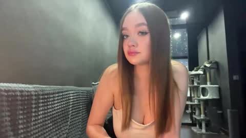 Snapshot of vestaszanto chatting on 11/21/25, 03:33 Esta online show from 11/21/25, 03:33