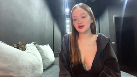 Snapshot of vestaszanto chatting on 11/28/25, 03:14 Esta online show from 11/28/25, 03:14