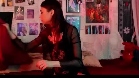 Snapshot of vetansenda chatting on 11/21/25, 09:13 Emiel online show from 11/21/25, 09:13