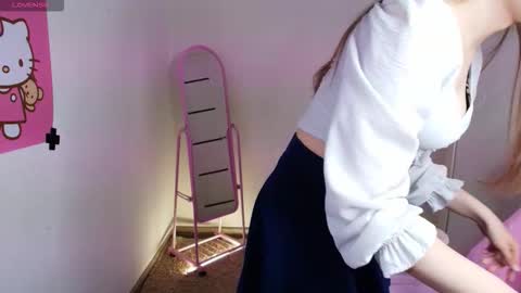 vi_luxxxy online show from 09/17/25, 02:13