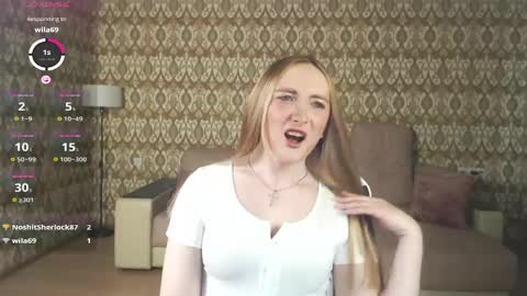 Snapshot of vi_luxxxy chatting on 04/25/26, 02:03 vi_luxxxy online show from 04/25/26, 02:03