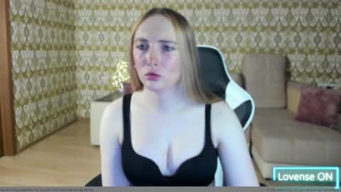 Snapshot of vi_luxxxy chatting on 05/10/26, 02:06 vi_luxxxy online show from 05/10/26, 02:06