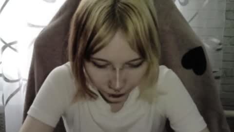 Snapshot of vi_nika chatting on 04/23/26, 01:24 Vinika online show from 04/23/26, 01:24