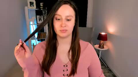 Snapshot of via_lattea_ chatting on 07/20/26, 02:26 Camilla online show from 07/20/26, 02:26