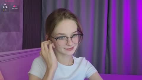 Snapshot of vialeta_baby chatting on 09/26/25, 11:42 Vi online show from 09/26/25, 11:42