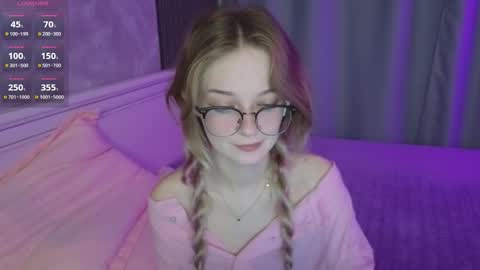 Snapshot of vialeta_baby chatting on 09/27/25, 11:54 Vi online show from 09/27/25, 11:54