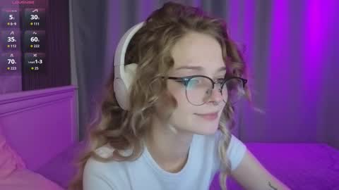 Snapshot of vialeta_baby chatting on 10/01/25, 10:49 Vi online show from 10/01/25, 10:49