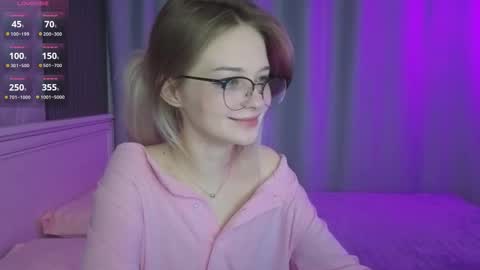 Snapshot of vialeta_baby chatting on 10/06/25, 10:29 Vi online show from 10/06/25, 10:29
