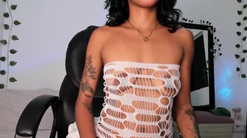 Snapshot of vianka_millerxxx chatting on 01/17/25, 05:32 Vianka online show from 01/17/25, 05:32