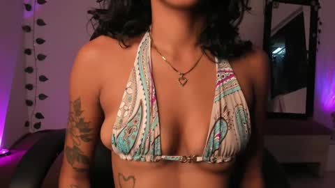 Snapshot of vianka_millerxxx chatting on 01/23/25, 11:37 Vianka online show from 01/23/25, 11:37