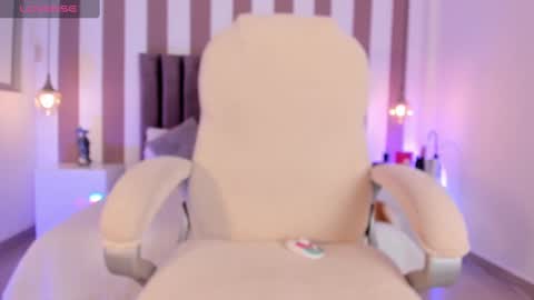 Ariana  online show from 10/01/25, 04:46