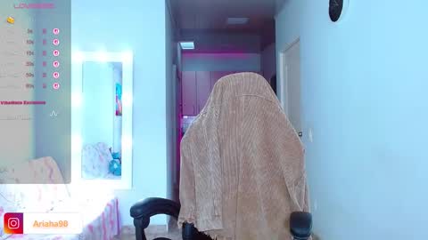 Ariana  online show from 11/08/25, 06:18