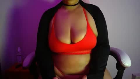 Snapshot of vibe_xxxo chatting on 03/15/26, 06:19 vibe_xxxo online show from 03/15/26, 06:19