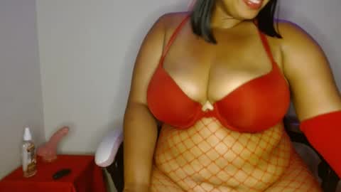 Snapshot of vibe_xxxo chatting on 07/18/26, 05:22 vibe_xxxo online show from 07/18/26, 05:22
