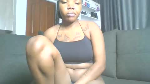Snapshot of vibegoddess chatting on 09/15/25, 07:52 tasha online show from 09/15/25, 07:52