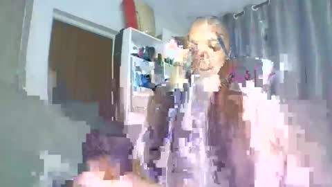 Snapshot of vibegoddess chatting on 09/22/25, 05:31 tasha online show from 09/22/25, 05:31