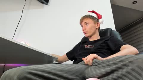 Snapshot of vibemygirl chatting on 01/02/25, 12:46 vibemygirl online show from 01/02/25, 12:46