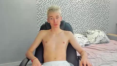 Snapshot of vibemygirl chatting on 09/10/25, 08:58 vibemygirl online show from 09/10/25, 08:58