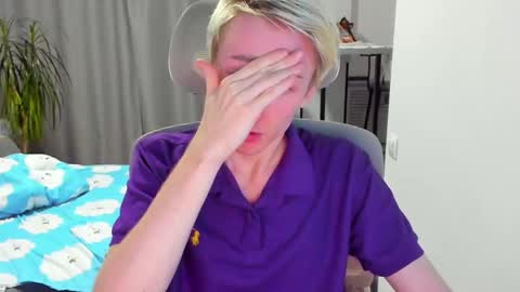 Snapshot of vibemygirl chatting on 12/14/25, 08:41 vibemygirl online show from 12/14/25, 08:41