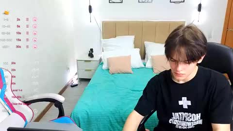 vibetwinkle online show from 05/10/26, 09:14