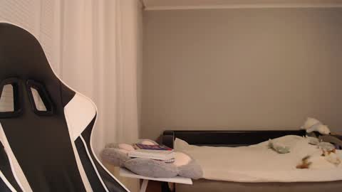 Snapshot of vibezgirl chatting on 12/02/24, 08:11 Amelia online show from 12/02/24, 08:11