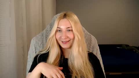 Snapshot of vibezgirl chatting on 10/22/25, 06:51 Amelia online show from 10/22/25, 06:51