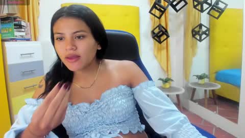 nahomy online show from 02/12/25, 11:51