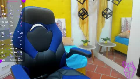 nahomy online show from 02/13/25, 06:48