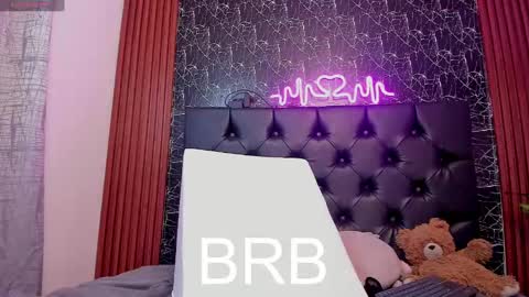 Snapshot of vichy_evans chatting on 12/19/24, 11:25 Vichy Everyday From 1400 to 2130 Col Time online show from 12/19/24, 11:25