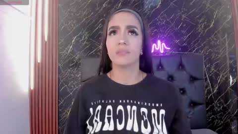 Snapshot of vichy_evans chatting on 11/07/25, 08:20 Vichy Everyday From 1400 to 2130 Col Time online show from 11/07/25, 08:20