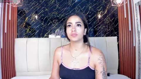 Snapshot of vichy_evans chatting on 06/23/26, 12:36 Vichy Everyday From 1400 to 2130 Col Time online show from 06/23/26, 12:36