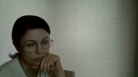 Snapshot of vickii__ chatting on 05/28/26, 08:11 vickii__ online show from 05/28/26, 08:11
