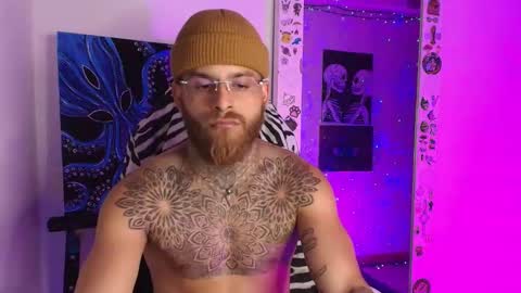 Snapshot of vickingcock7 chatting on 02/11/26, 01:10 vickingcock7 online show from 02/11/26, 01:10