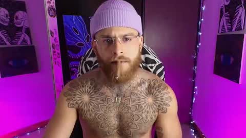 Snapshot of vickingcock7 chatting on 02/25/26, 06:12 vickingcock7 online show from 02/25/26, 06:12