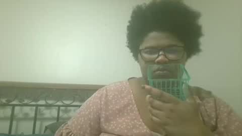 Snapshot of vickiryder56 chatting on 04/12/26, 02:05 vickiryder56 online show from 04/12/26, 02:05