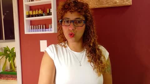 Snapshot of vicky_crazy chatting on 11/25/25, 03:06 Vicky online show from 11/25/25, 03:06