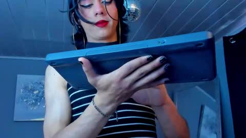  Vicky  online show from 05/01/26, 02:10