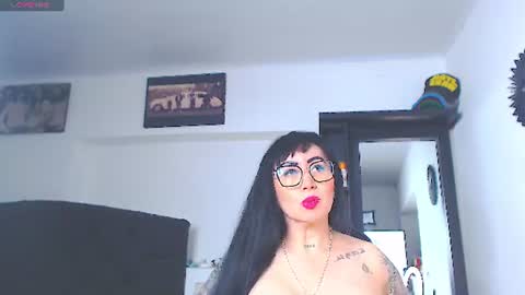 Snapshot of vicky_hotmilf chatting on 07/03/26, 11:05 Vicky online show from 07/03/26, 11:05