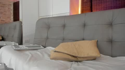 Amy online show from 10/31/25, 01:45