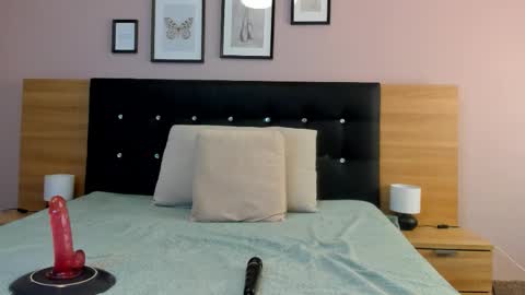 vicky_squirtz online show from 01/14/26, 06:08