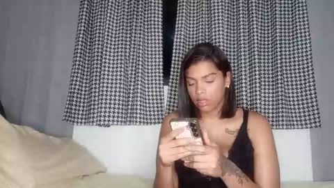 vickyhm22 online show from 11/26/25, 04:35