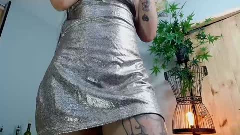 Victoria   online show from 01/16/25, 09:08