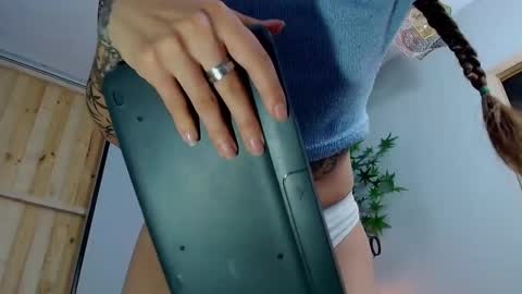 Victoria   online show from 02/28/25, 07:46