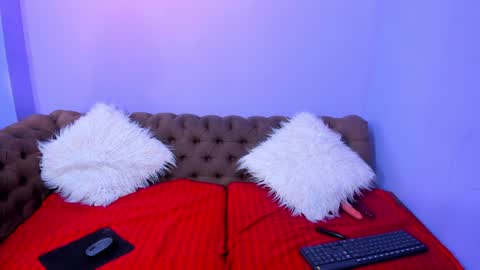 Vicky online show from 12/26/24, 09:04